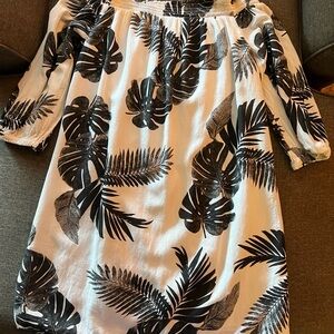 Old Navy Black and White Leaf Print Dress